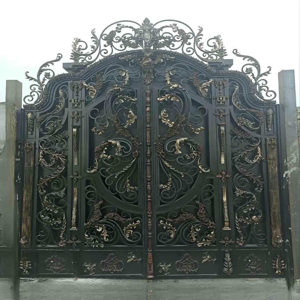 درب آهنی برش لیزری ورودی با طرح هندسی و شاسی مقاوم