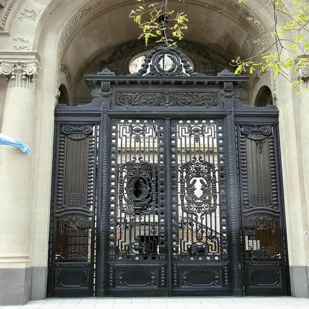 نصب درب ساختمان ساده شاسی فلزی با چهارچوب تراز
