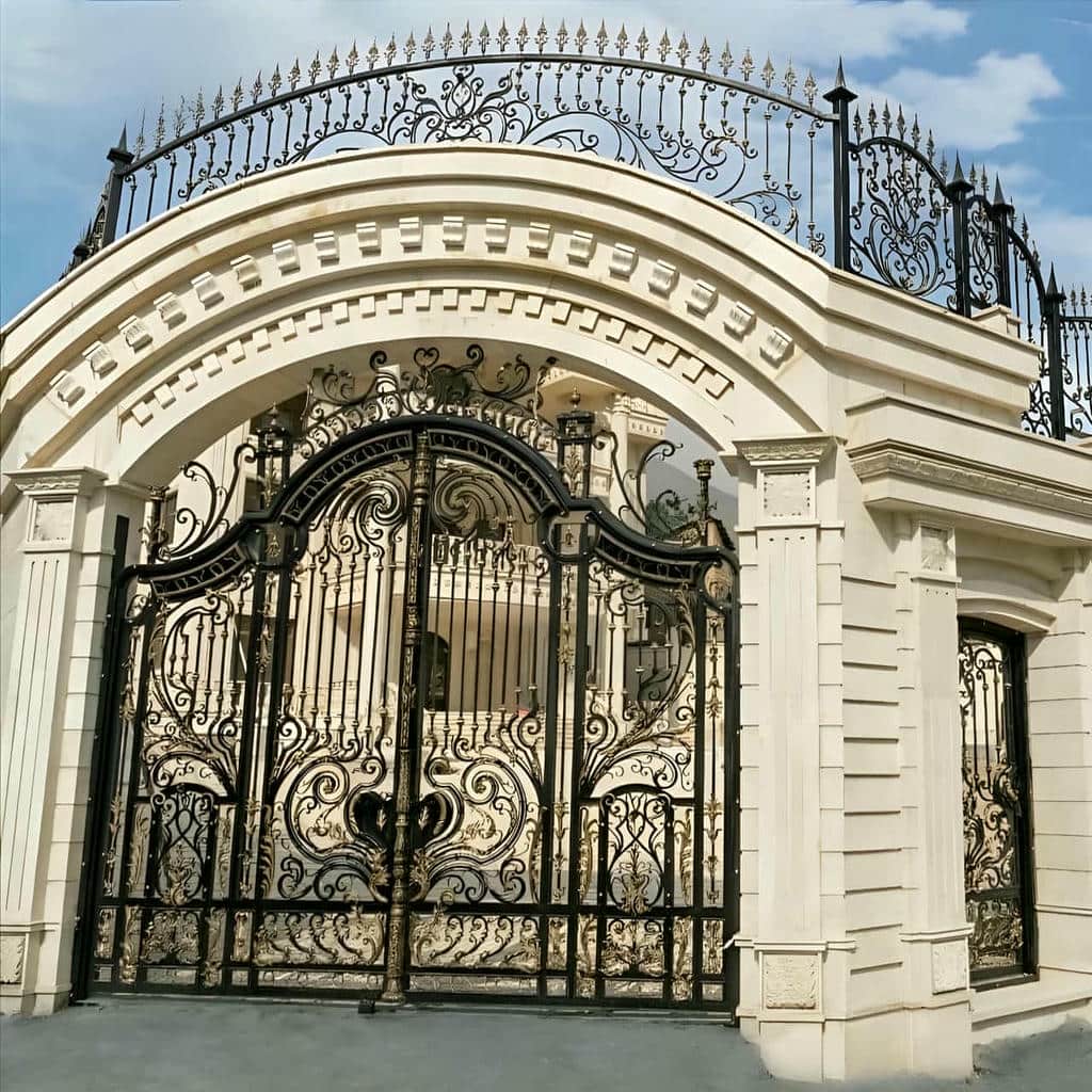 خرید درب آهنی باغ ماشین رو با بررسی عرض دهانه و مسیر خودرو