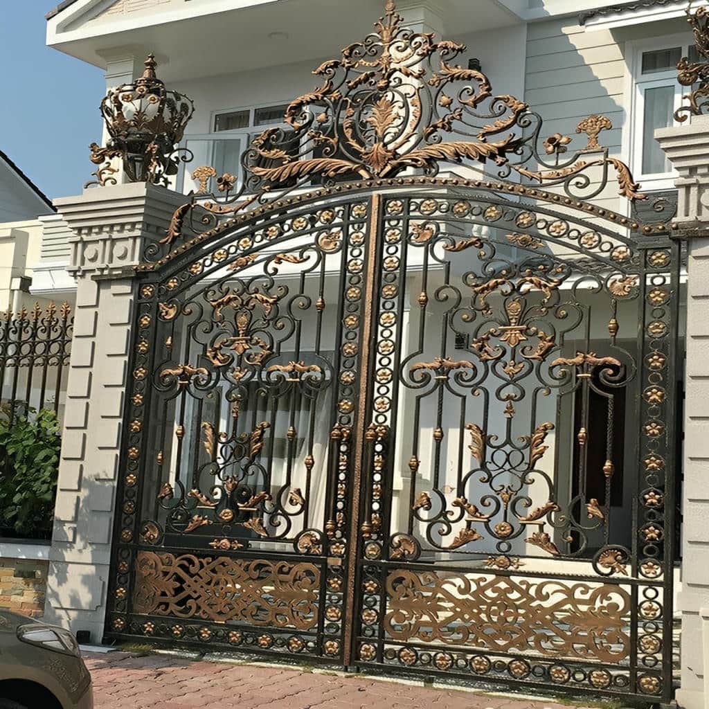 درب آهنی حیاط طرح مدرن مشبک با وزن و دید کنترل شده