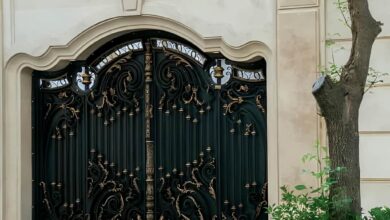 13 مدل درب پارکینگ مدرن پنل مشبک