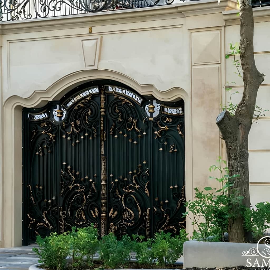 13 مدل درب پارکینگ مدرن پنل مشبک