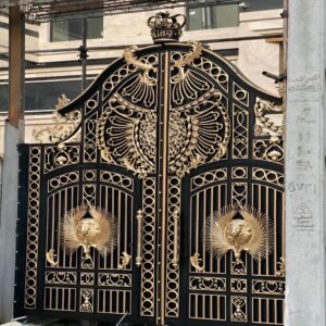 10 مدل درب پارکینگ فلزی دو لنگه
