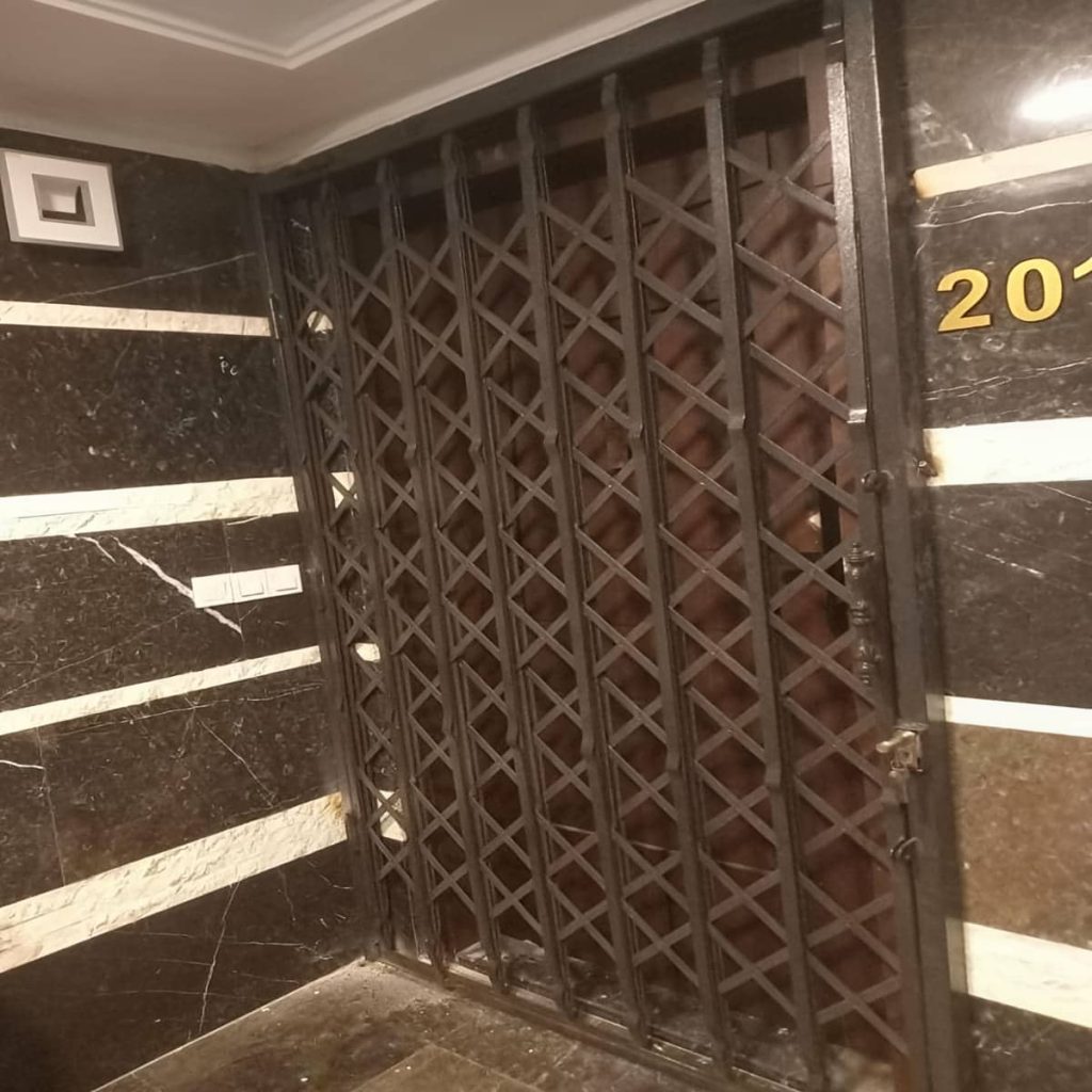 محافظ درب ضد سرقت با پوشش بادوام محافظ درب ضد سرقت با پوشش بادوام