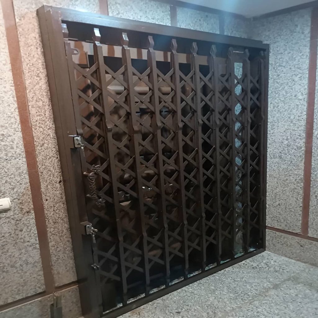 درب ریلی ورودی ساختمان