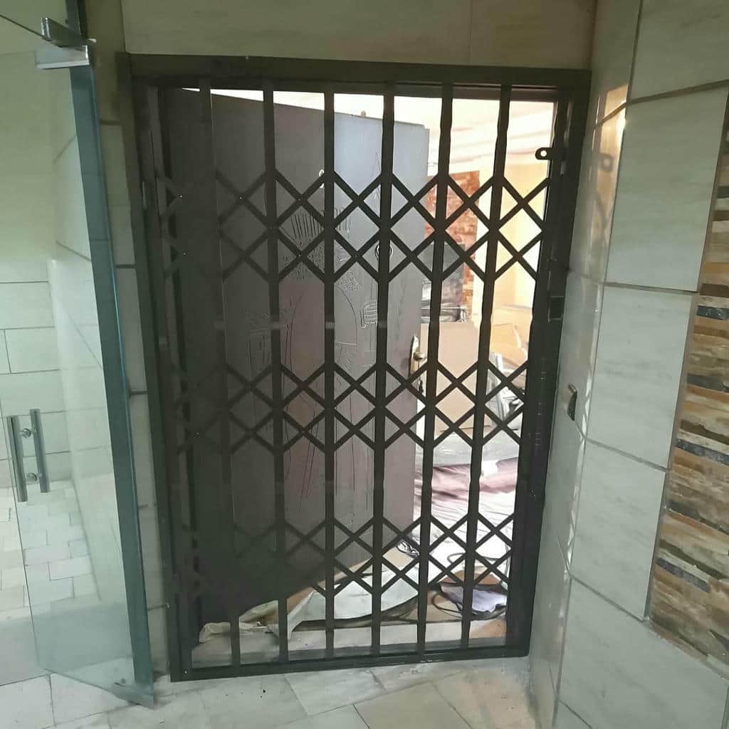 درب آکاردئونی آپارتمان با طراحی مدرن