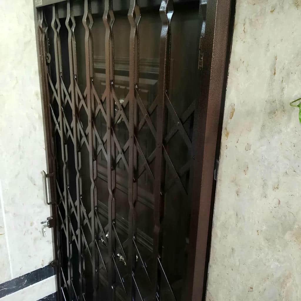 محافظ ورودی آپارتمان با پوشش بادوام