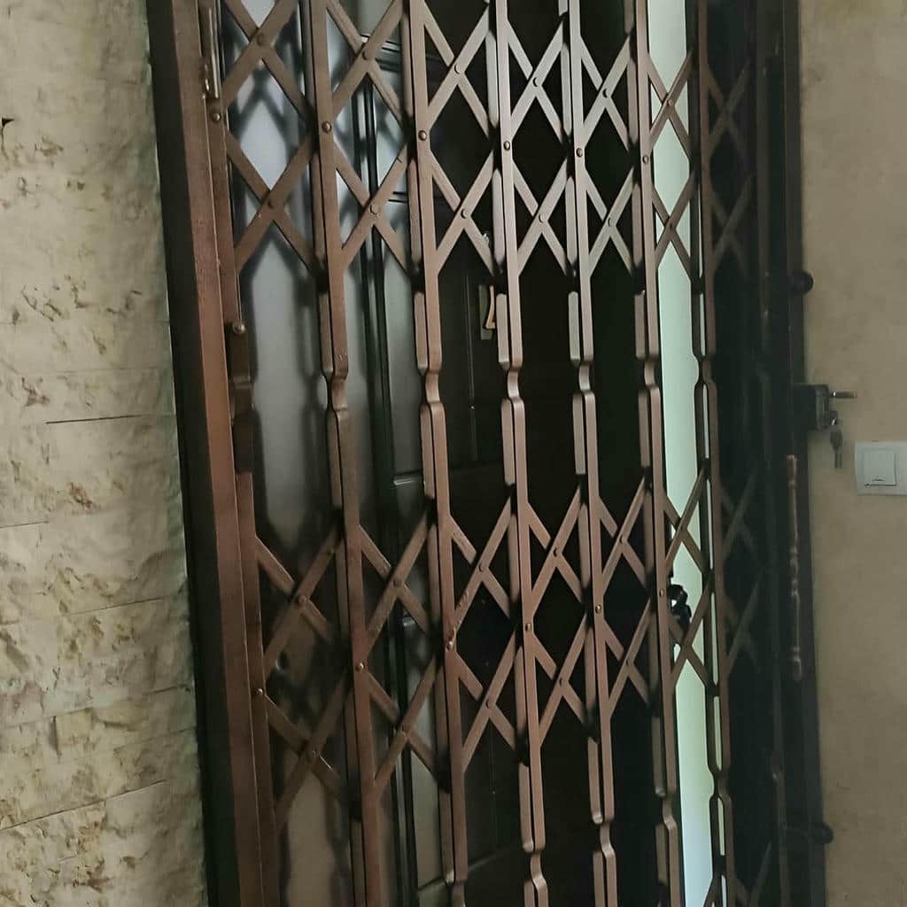 محافظ درب ضد سرقت با پوشش بادوام محافظ درب ضد سرقت با پوشش بادوام