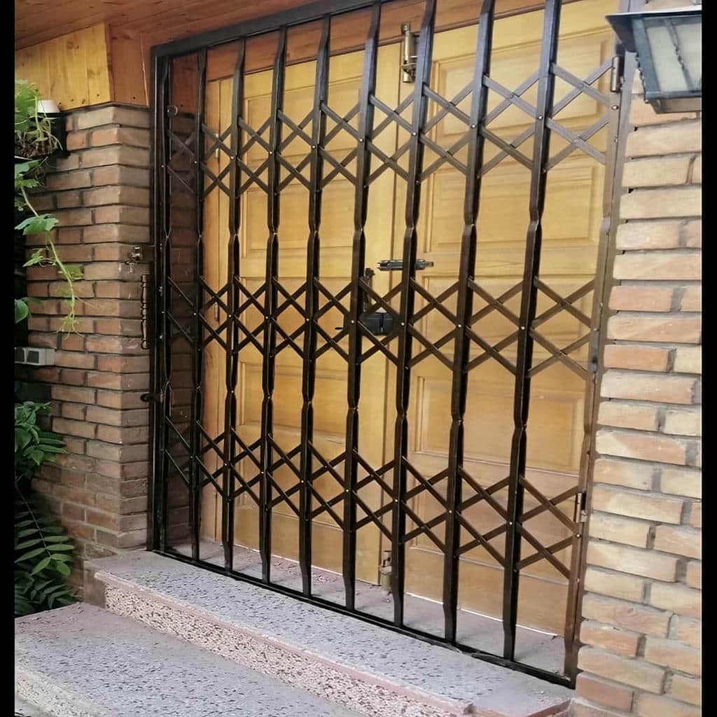 حفاظ درب ضد سرقت فلزی ورودی ساختمان