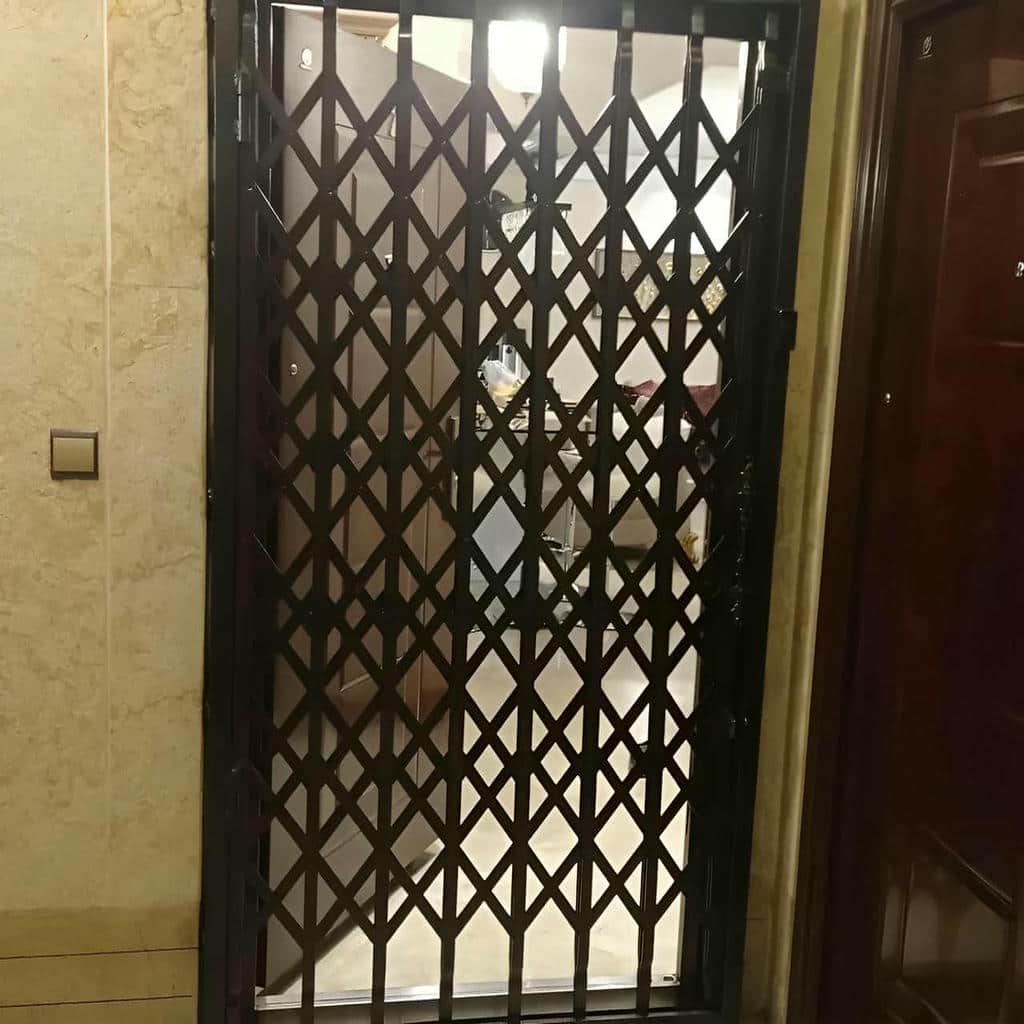 درب آکاردئونی بازسازی آپارتمان قدیمی