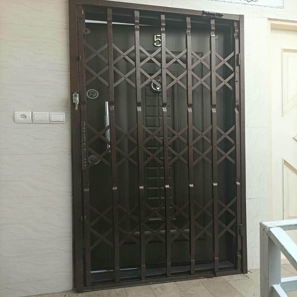 حفاظ درب ضد سرقت فلزی آپارتمان