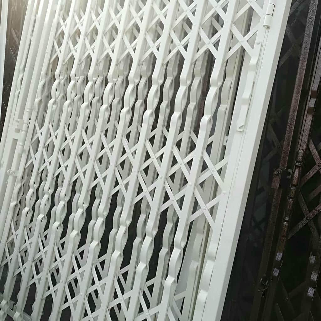 درب آکاردئونی مناسب فضای سبز