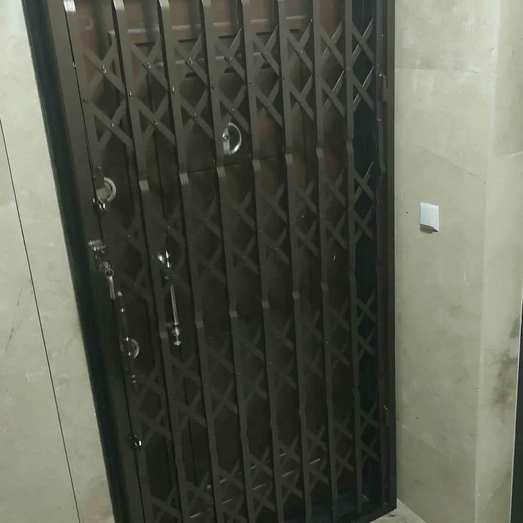 محافظ کشویی ساختمان مسکونی