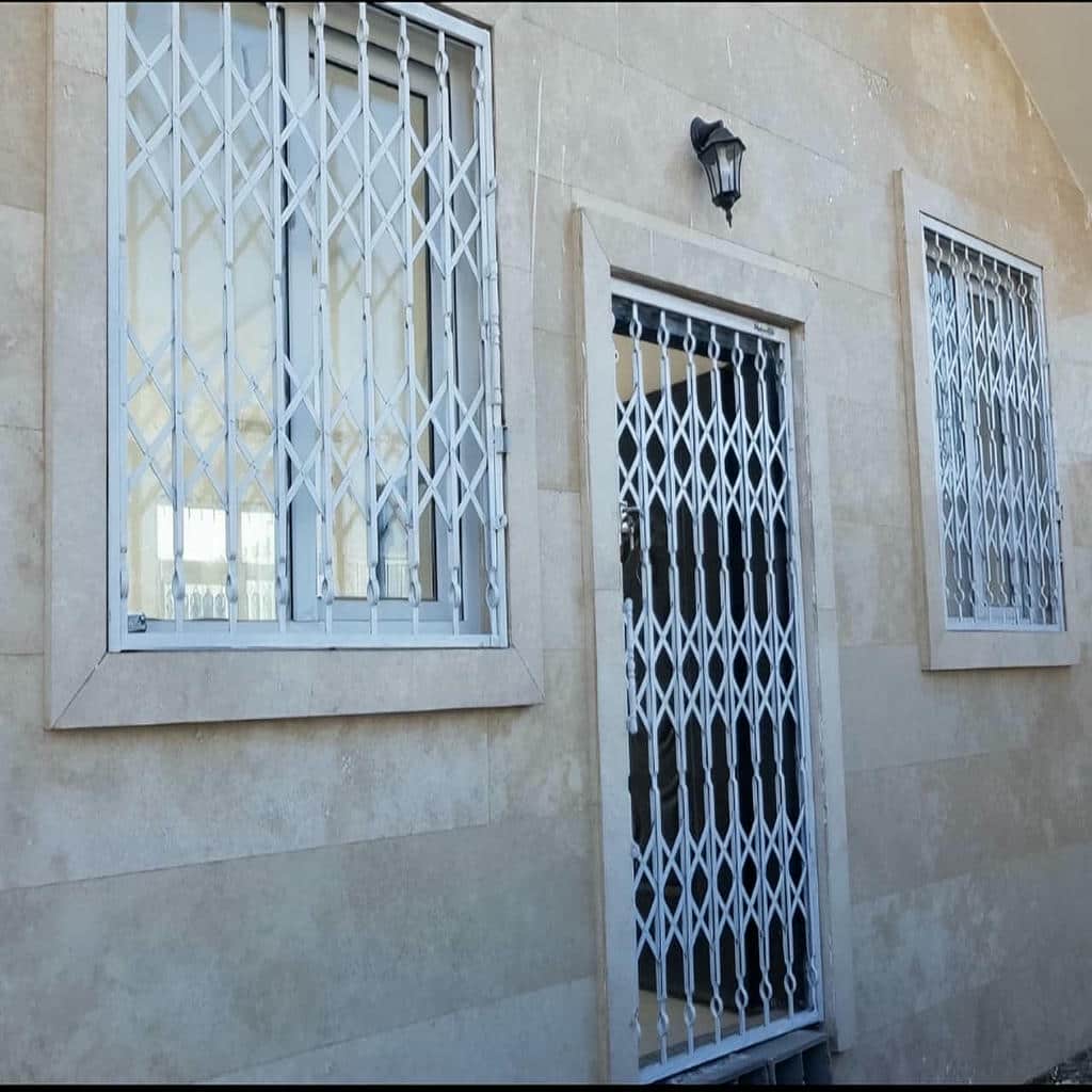 درب آکاردئونی نمای کلاسیک