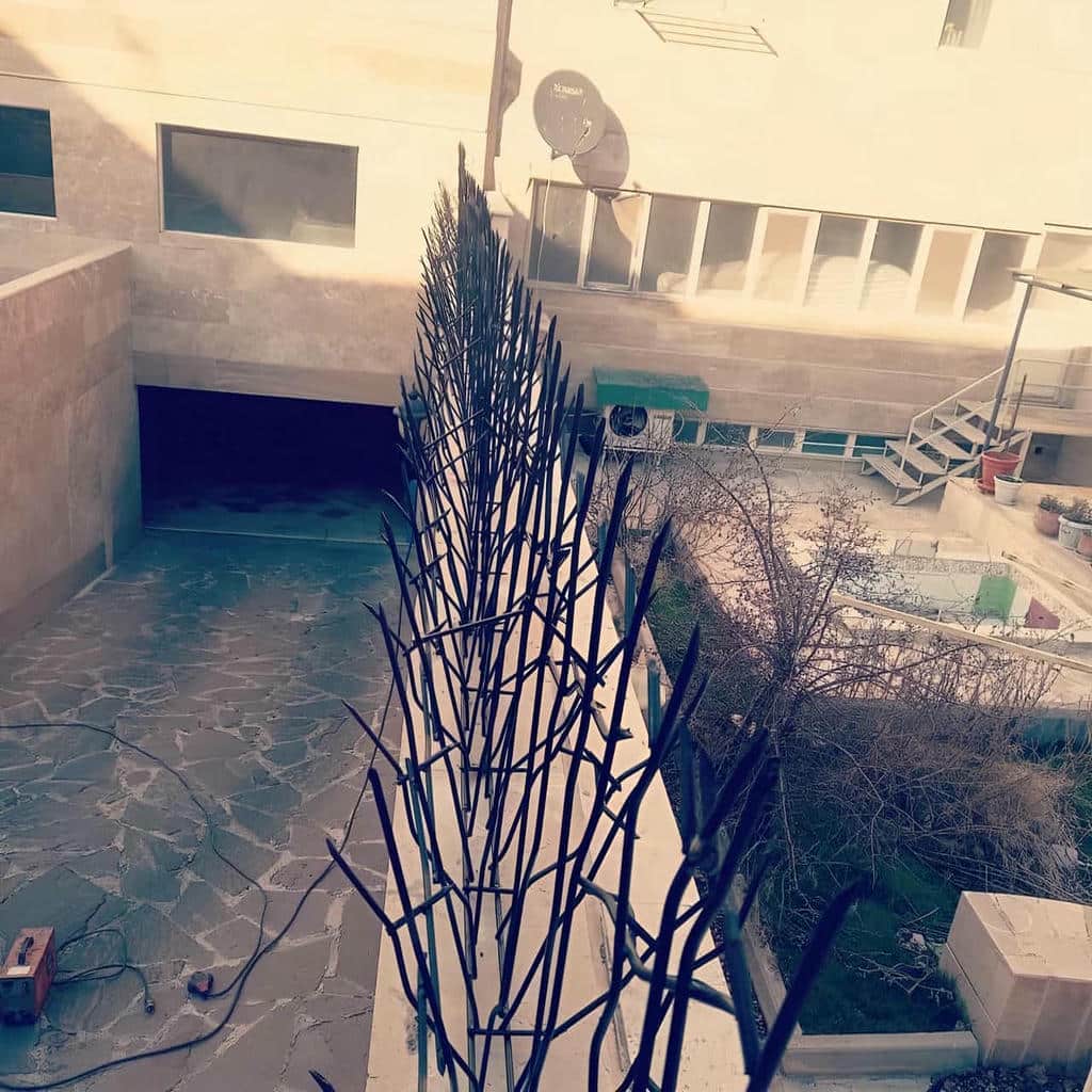 حفاظ دیوار با فرم شاخه ای