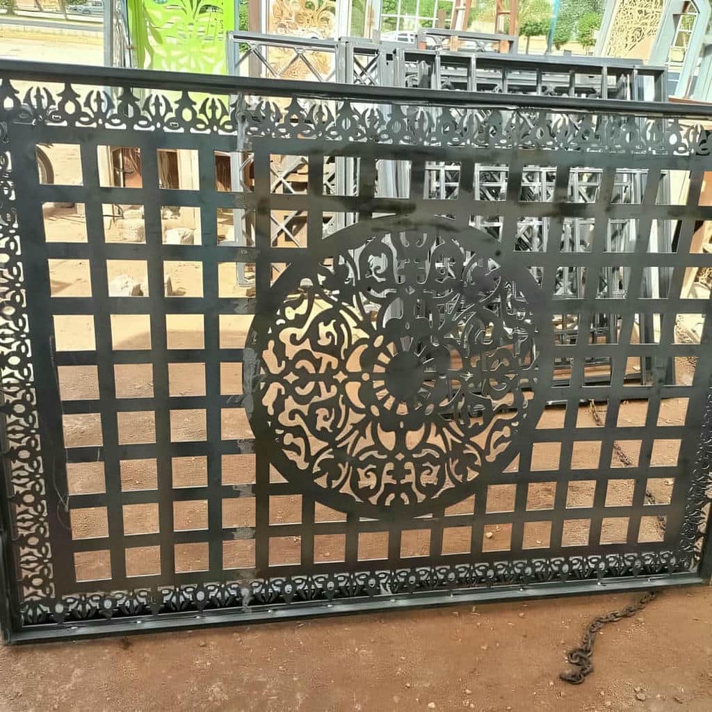 نرده پنجره ویلا با طرح کلاسیک
