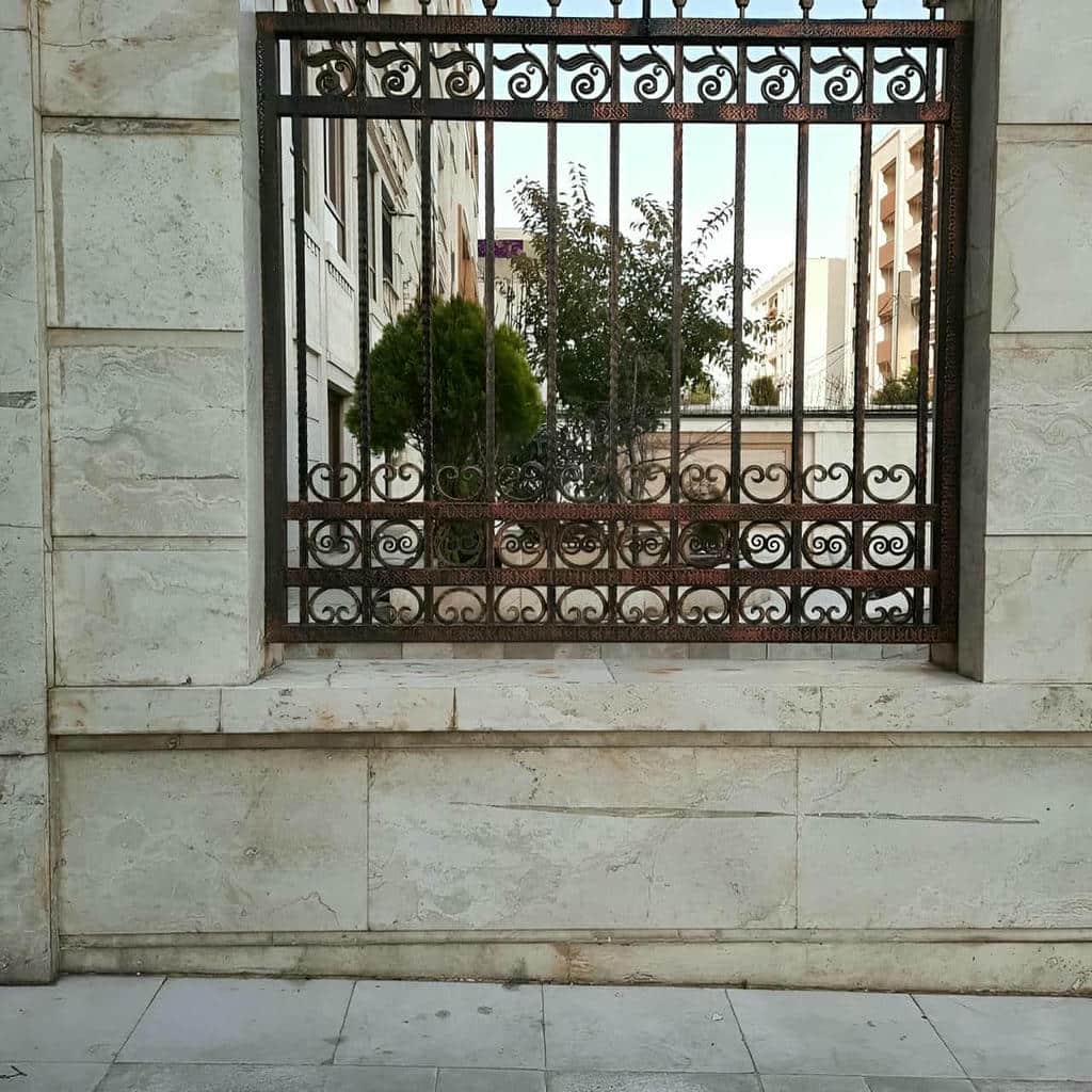 نرده پنجره آهنی ساده