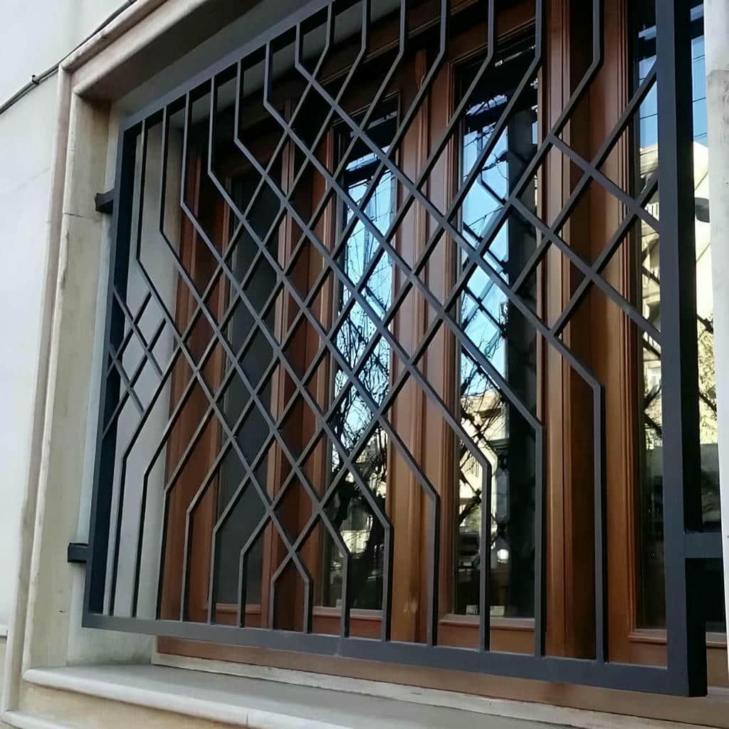 حفاظ آهنی ساختمان همکف