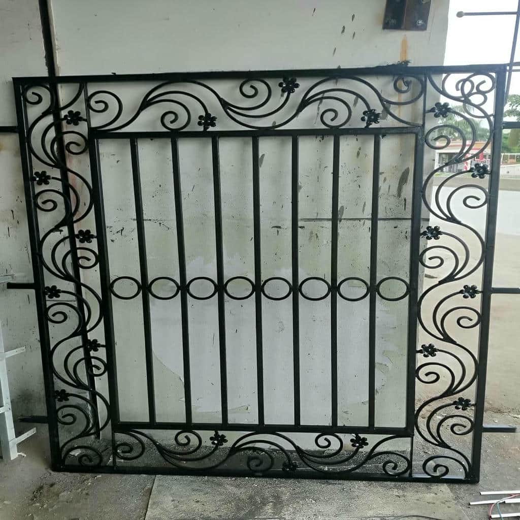 حفاظ پنجره دوجداره فلزی