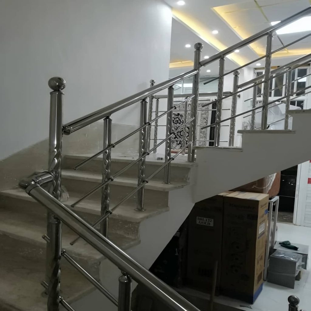 نرده استیل بالکن براق
