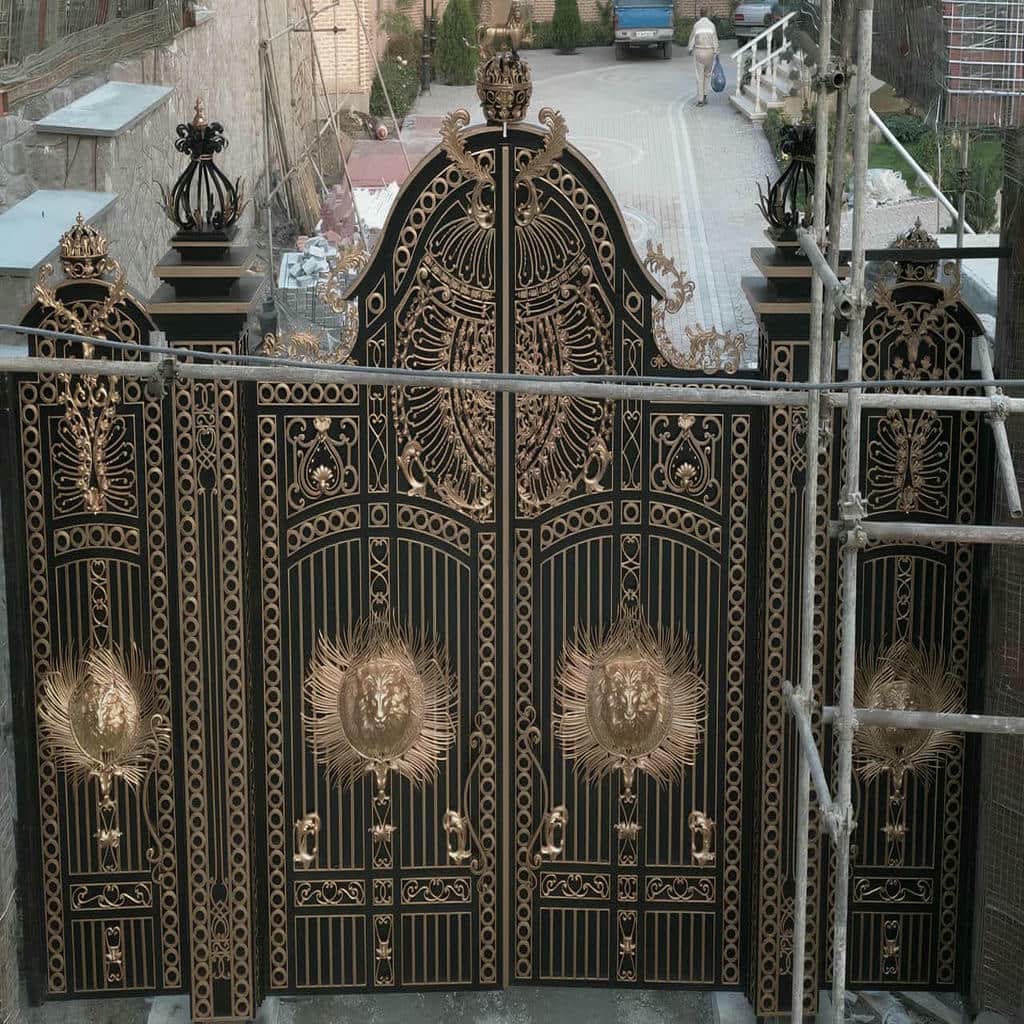 درب ورودی ساختمان با طراحی اختصاصی