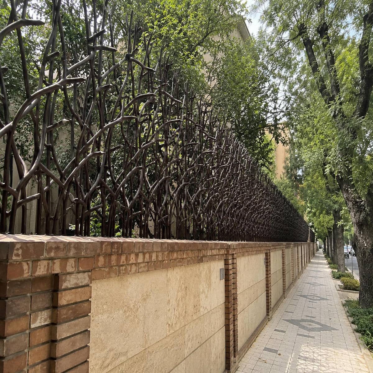 مرکز فروش مستقیم نرده روی دیوار مناسب نمای کلاسیک و فرفورژه