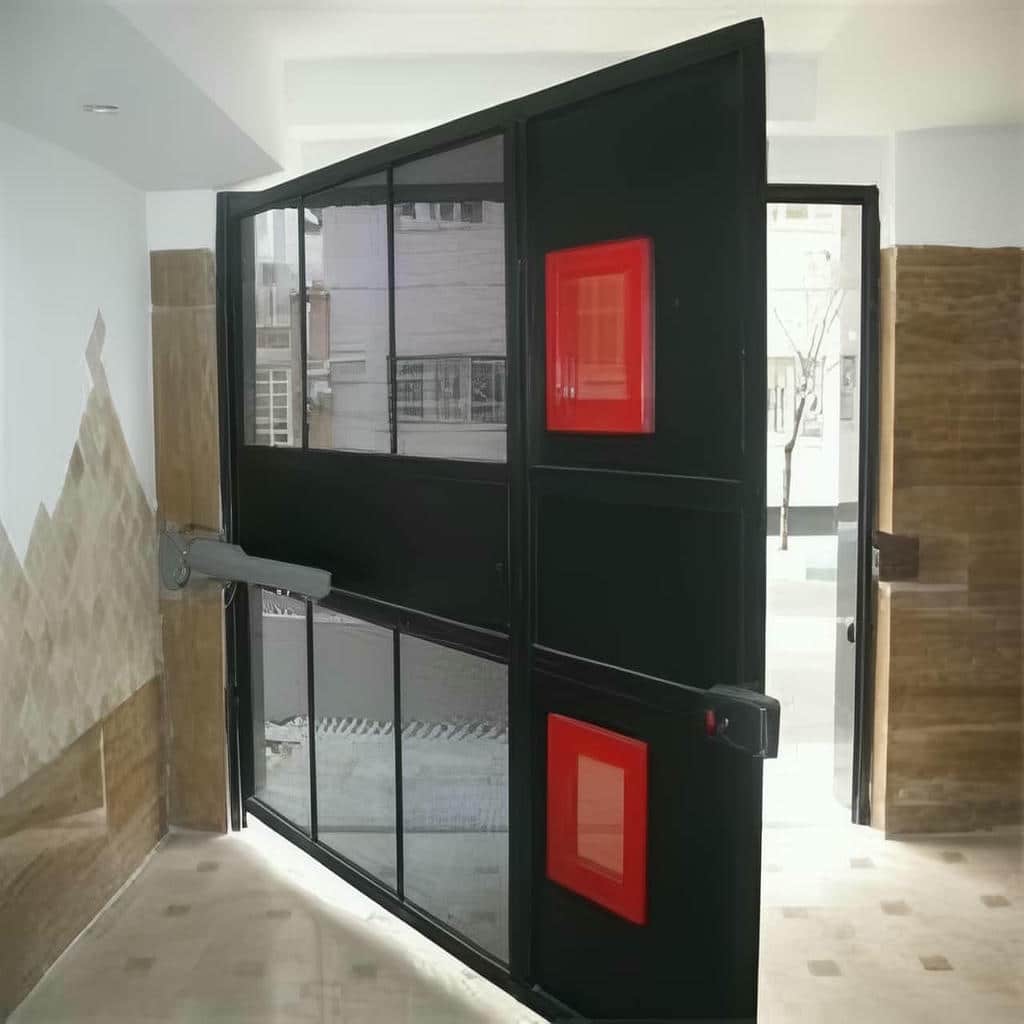 بازوی مشکی روی لنگه سنگین پارکینگ مسکونی بازوی مشکی روی لنگه سنگین پارکینگ مسکونی