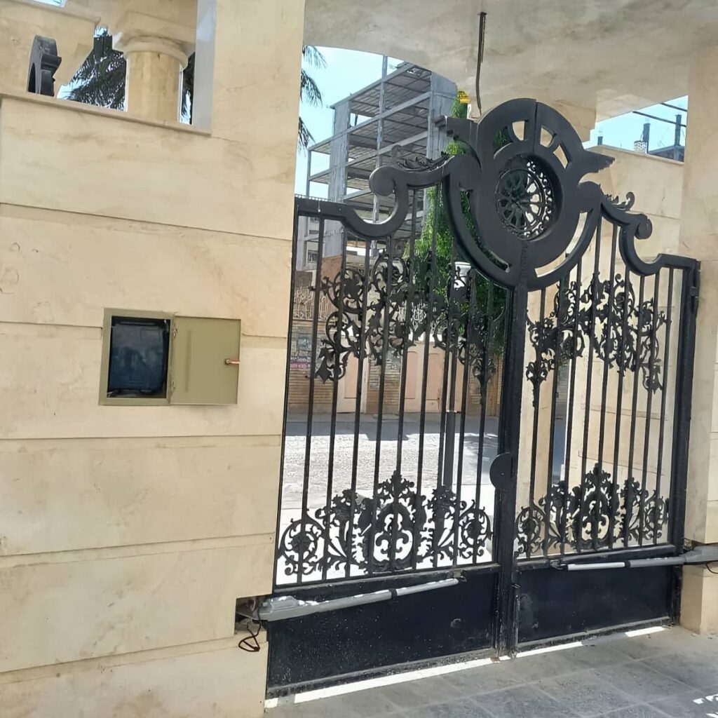 جک درب پارکینگ کنار رمپ ورودی استان البرز