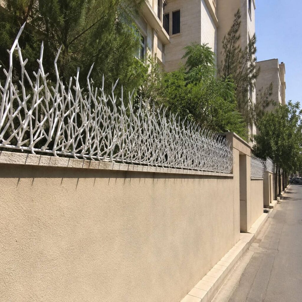 حفاظ آهنی دیوار با طراحی مدرن