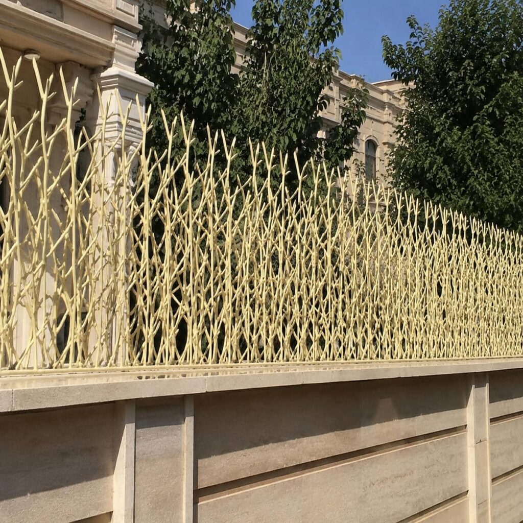 حفاظ دیوار همدان با مدل شاخ گوزنی فلزی
