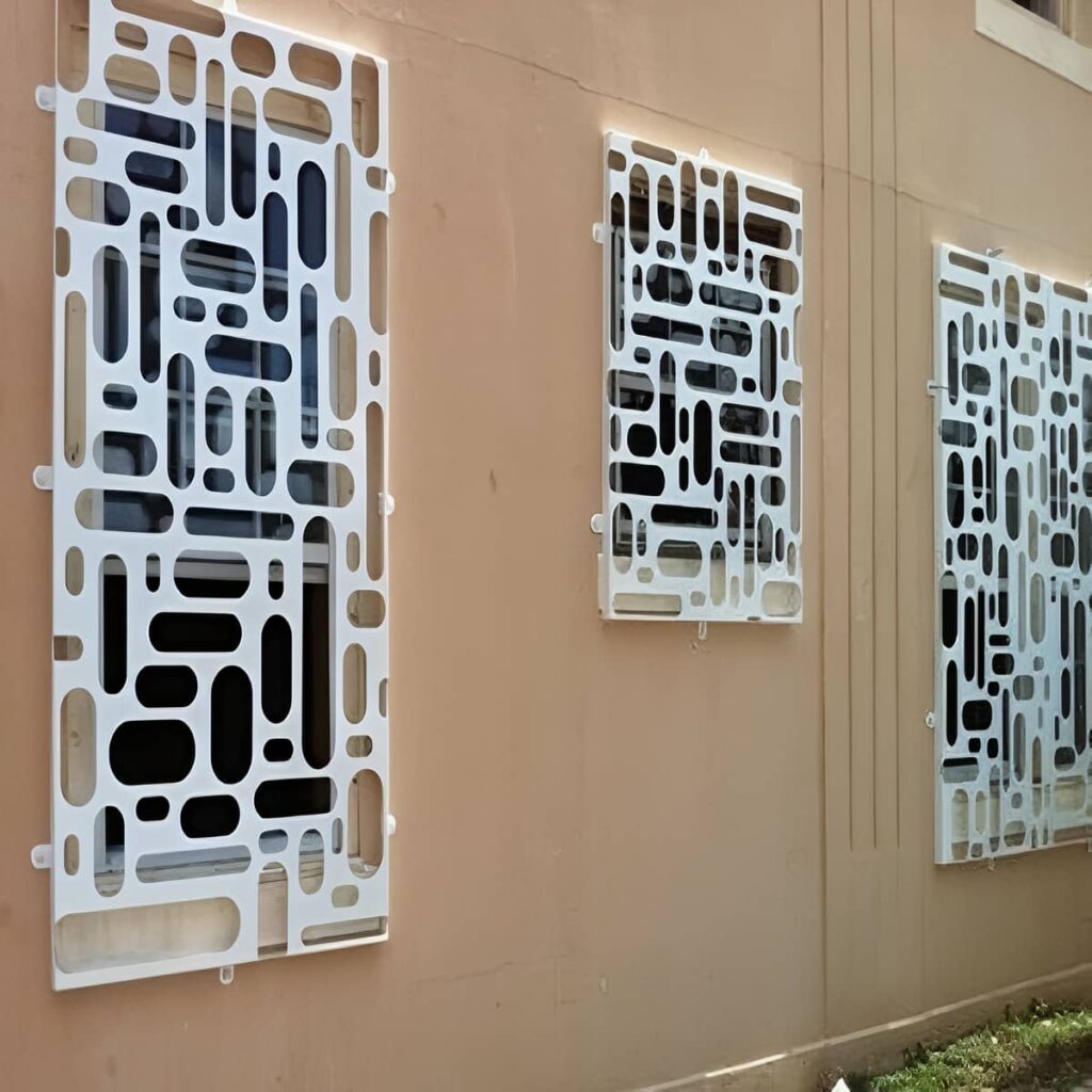 حفاظ پنجره با پوشش رنگی