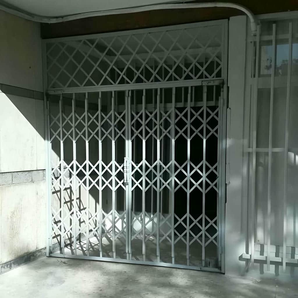 ریل آهنی محافظ کشویی با گردوغبار سطحی