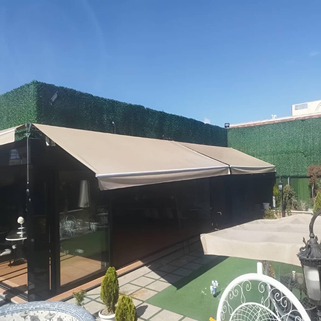 سایبان برقی نخودی روی نشیمن باغچه اهواز
