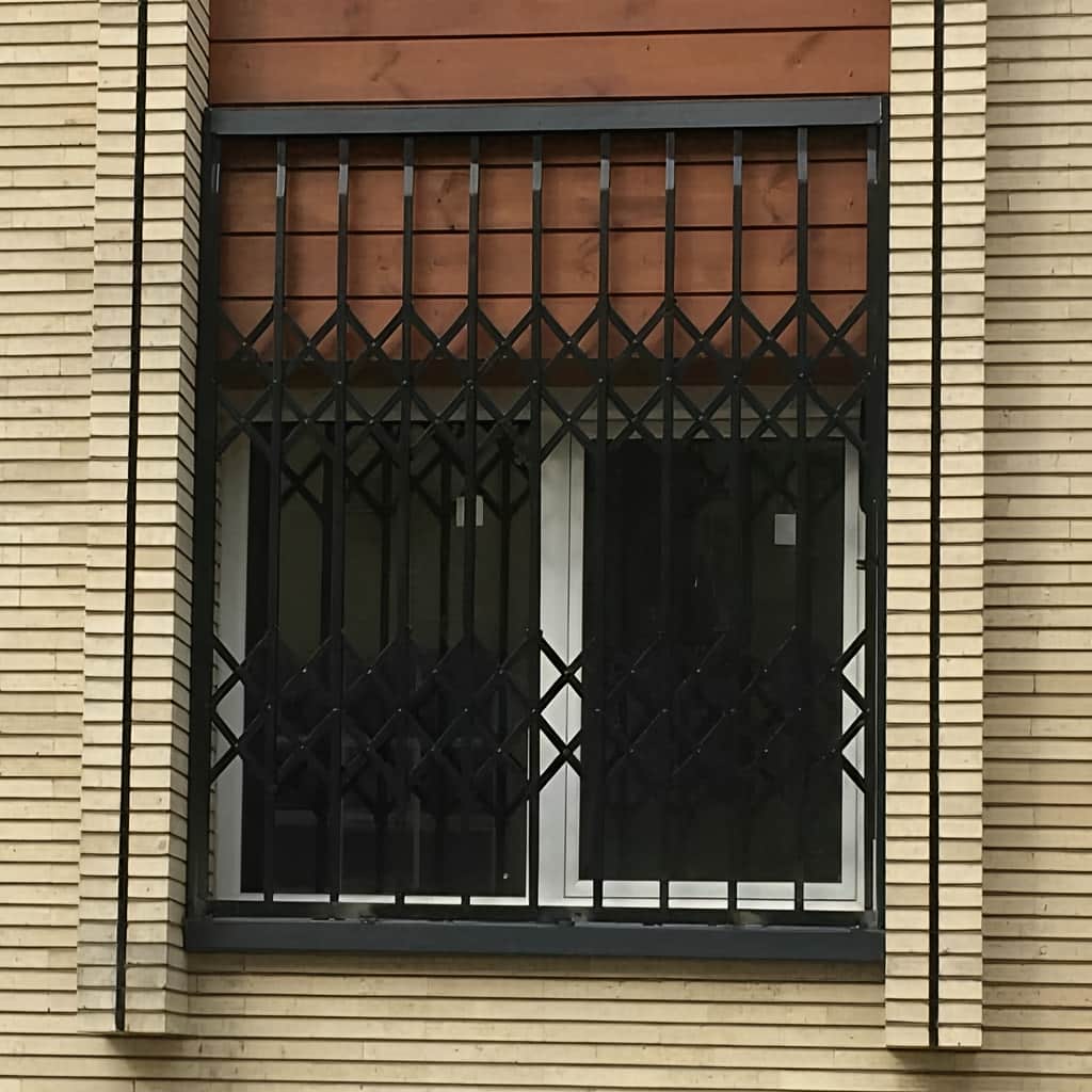 محافظ پنجره فولادی برای فضای مسکونی