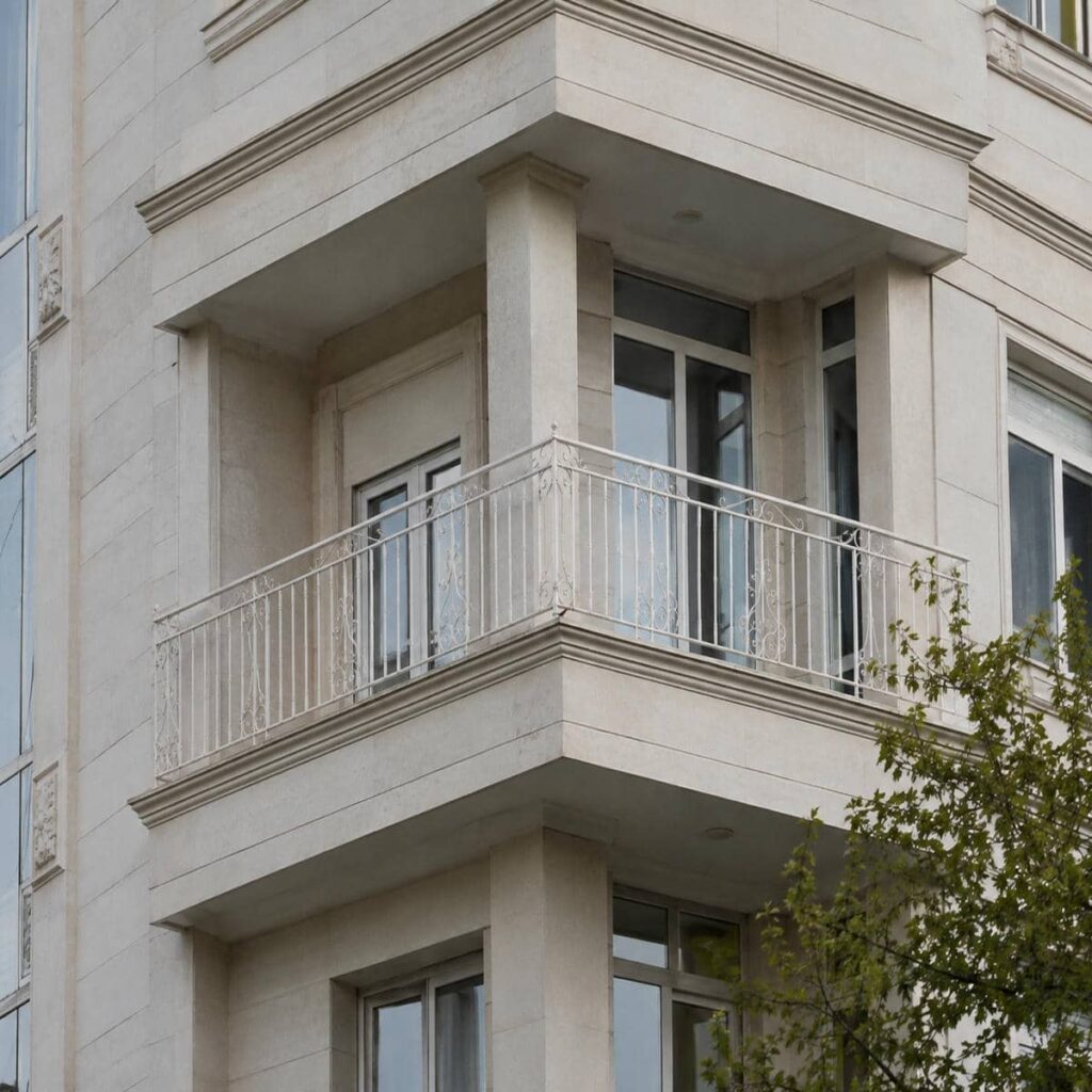 نرده بالکن در شیراز با طراحی فلزی مدرن