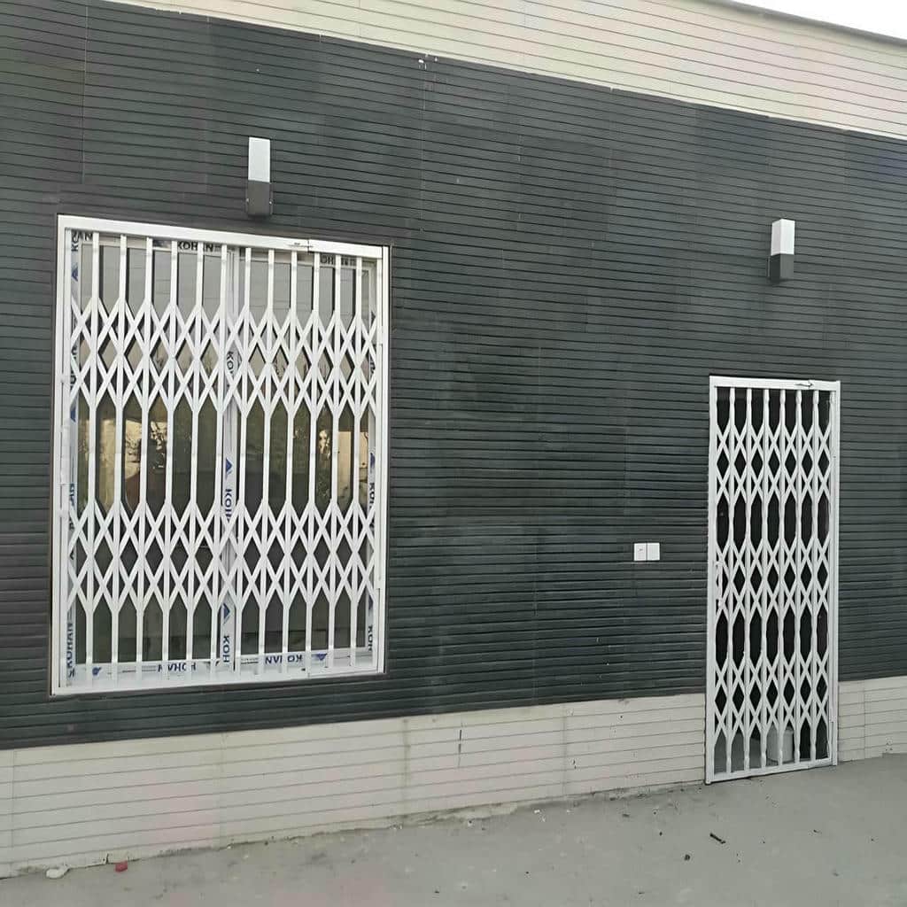 نمونه حفاظ درب آکاردئونی با رنگ خاکستری مات
