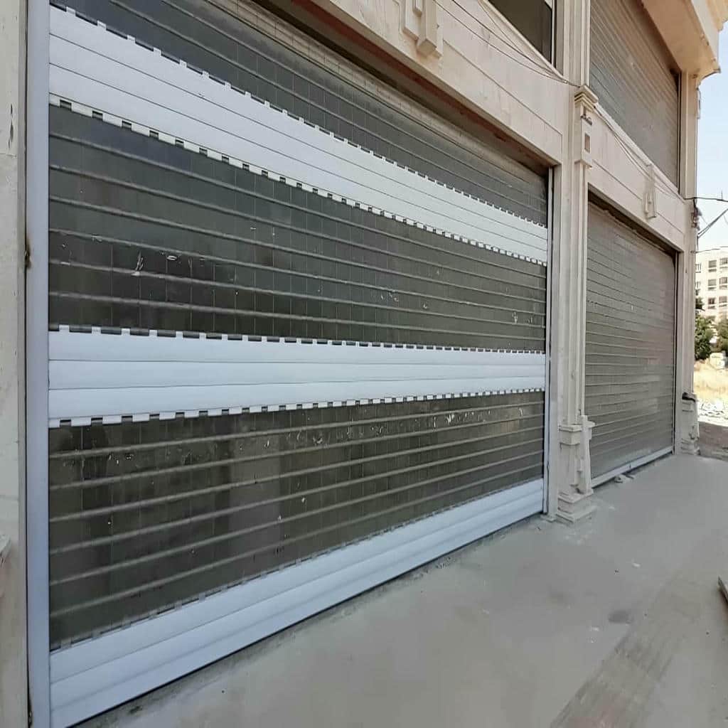 کرکره ریموت دار پارکینگ با طراحی ساده