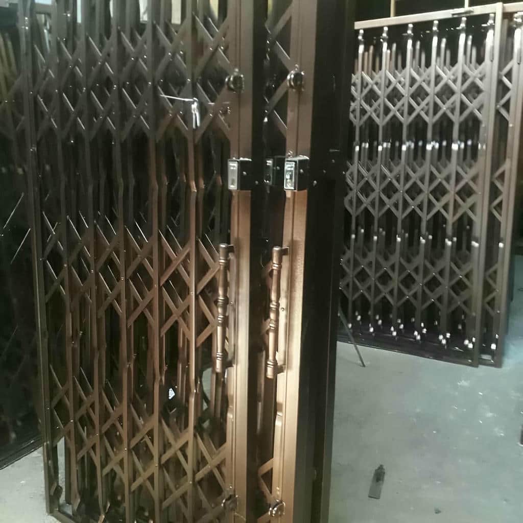 گارد آکاردئونی ورودی ساختمان