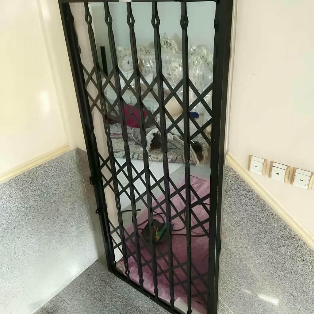 گارد ورودی فلزی ساختمان