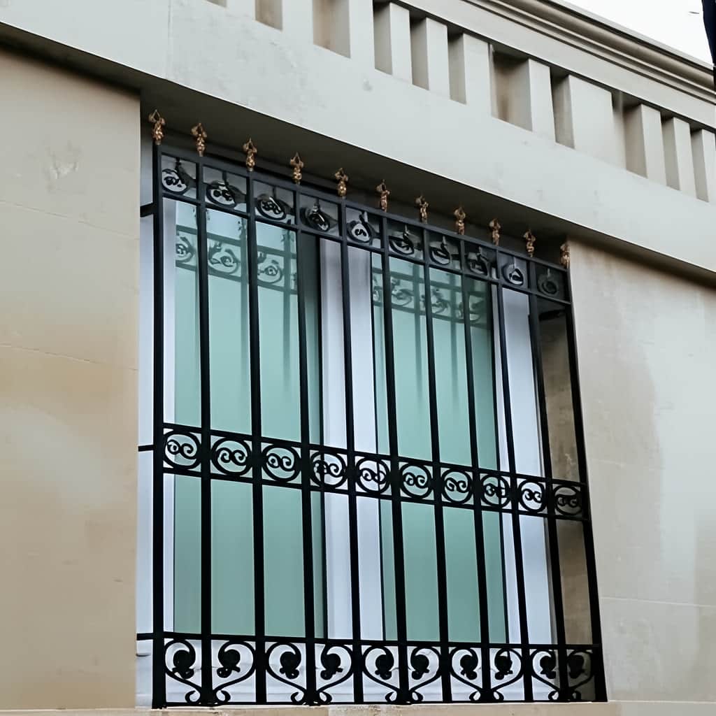 گارد پنجره آهنی با طراحی سفارشی
