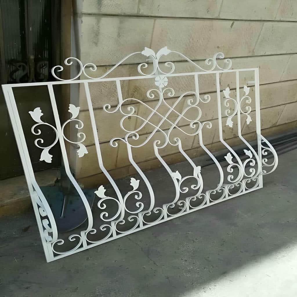گارد پنجره با فرم کلاسیک