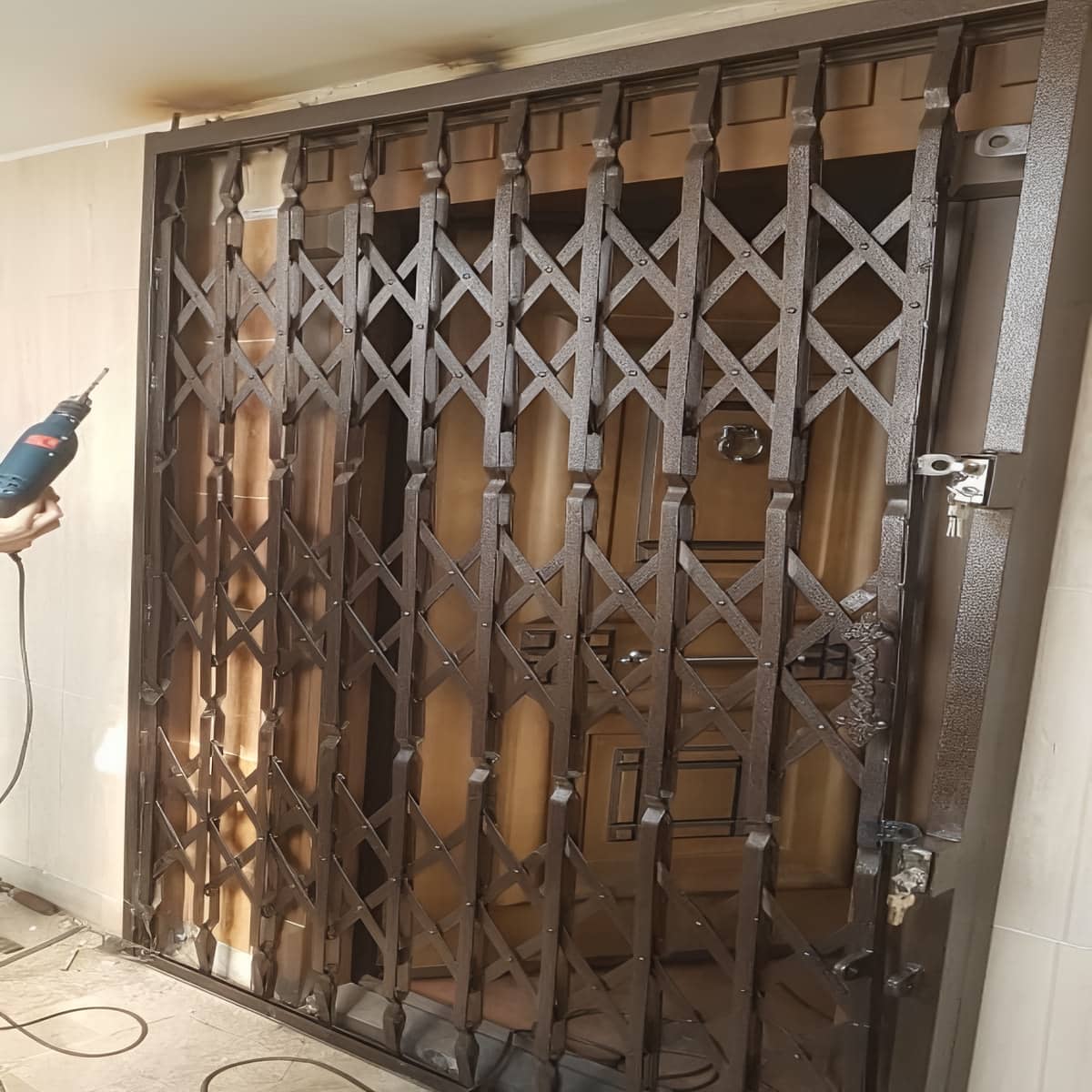 مرکز تخصصی حفاظ درب آکاردئونی در ارومیه و حومه