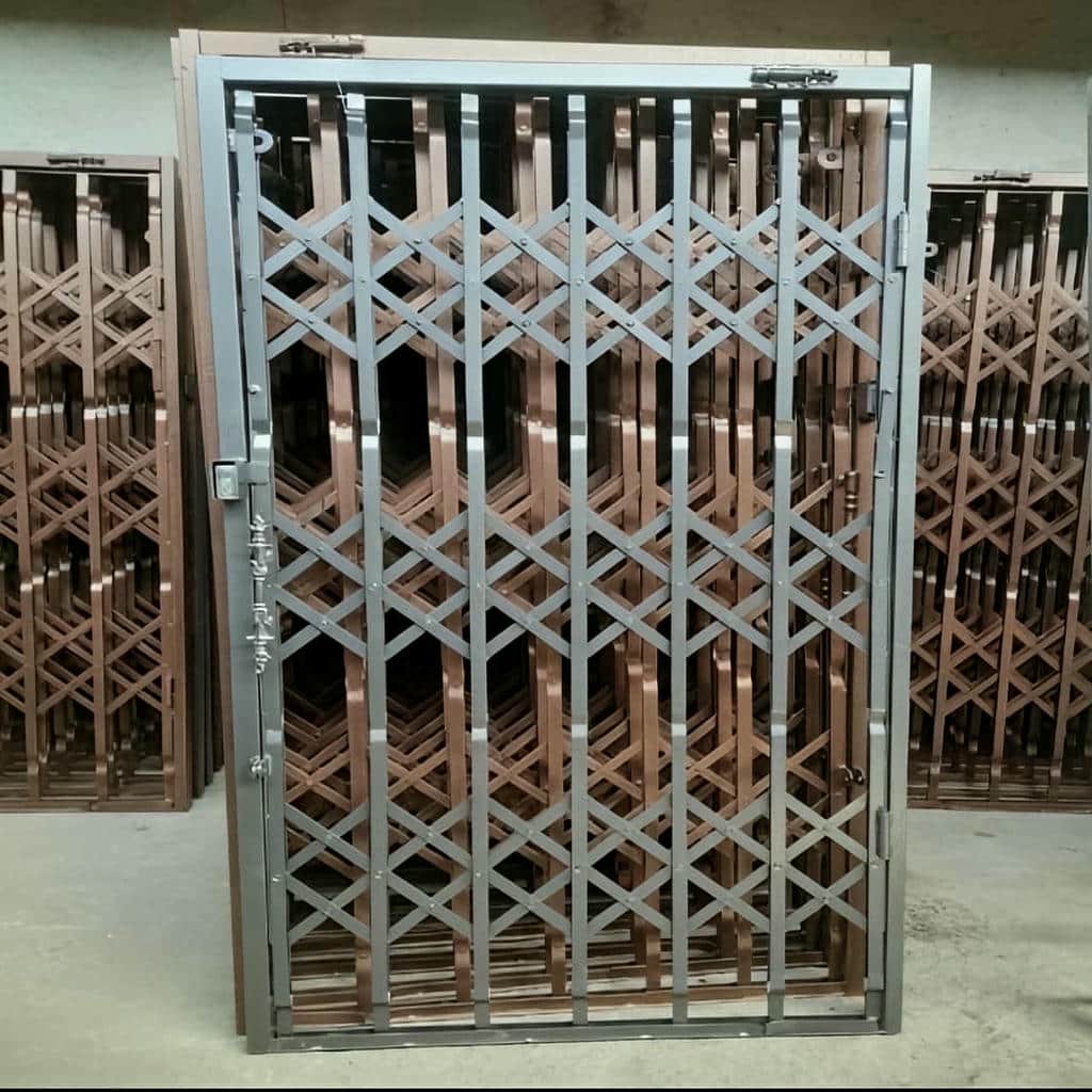 مرکز فروش و سفارش حفاظ درب آکاردئونی در استان آذربایجان شرقی