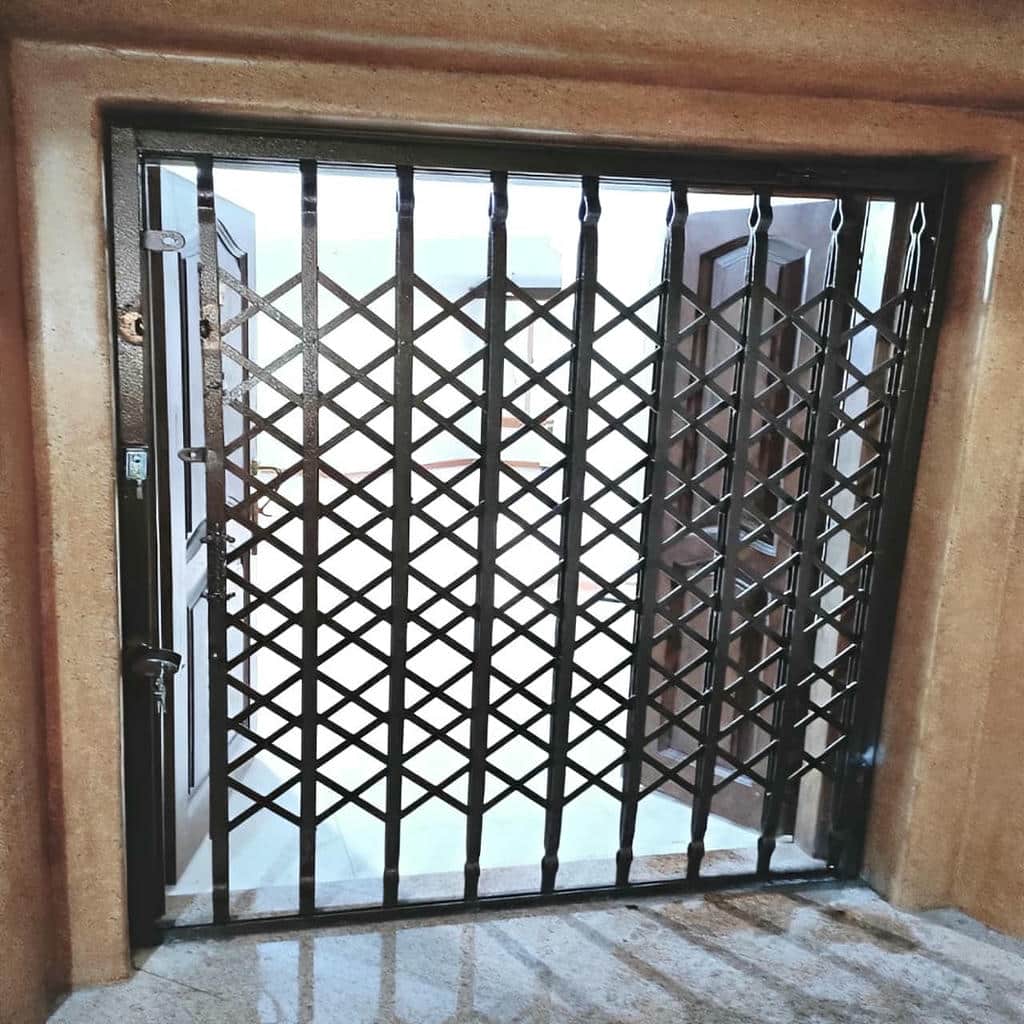 مرکز تخصصی فروش حفاظ درب آکاردئونی در استان البرز