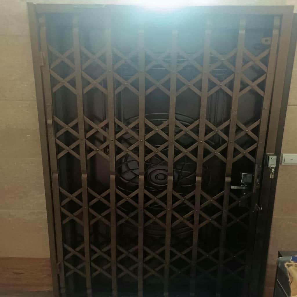 مرکز تخصصی فروش حفاظ درب آکاردئونی در استان تهران
