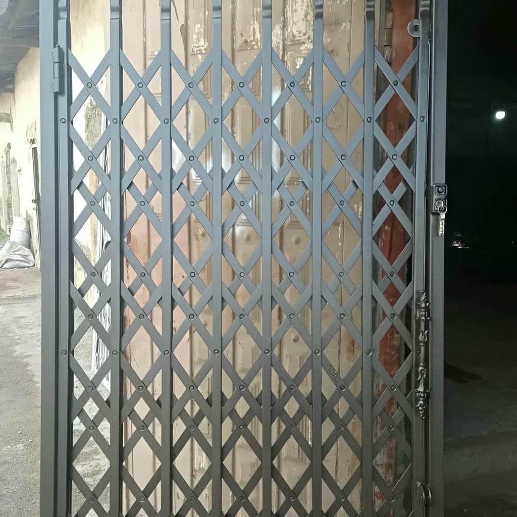 مرکز فروش حفاظ درب آکاردئونی با اتصالات مقاوم در قزوین و حومه