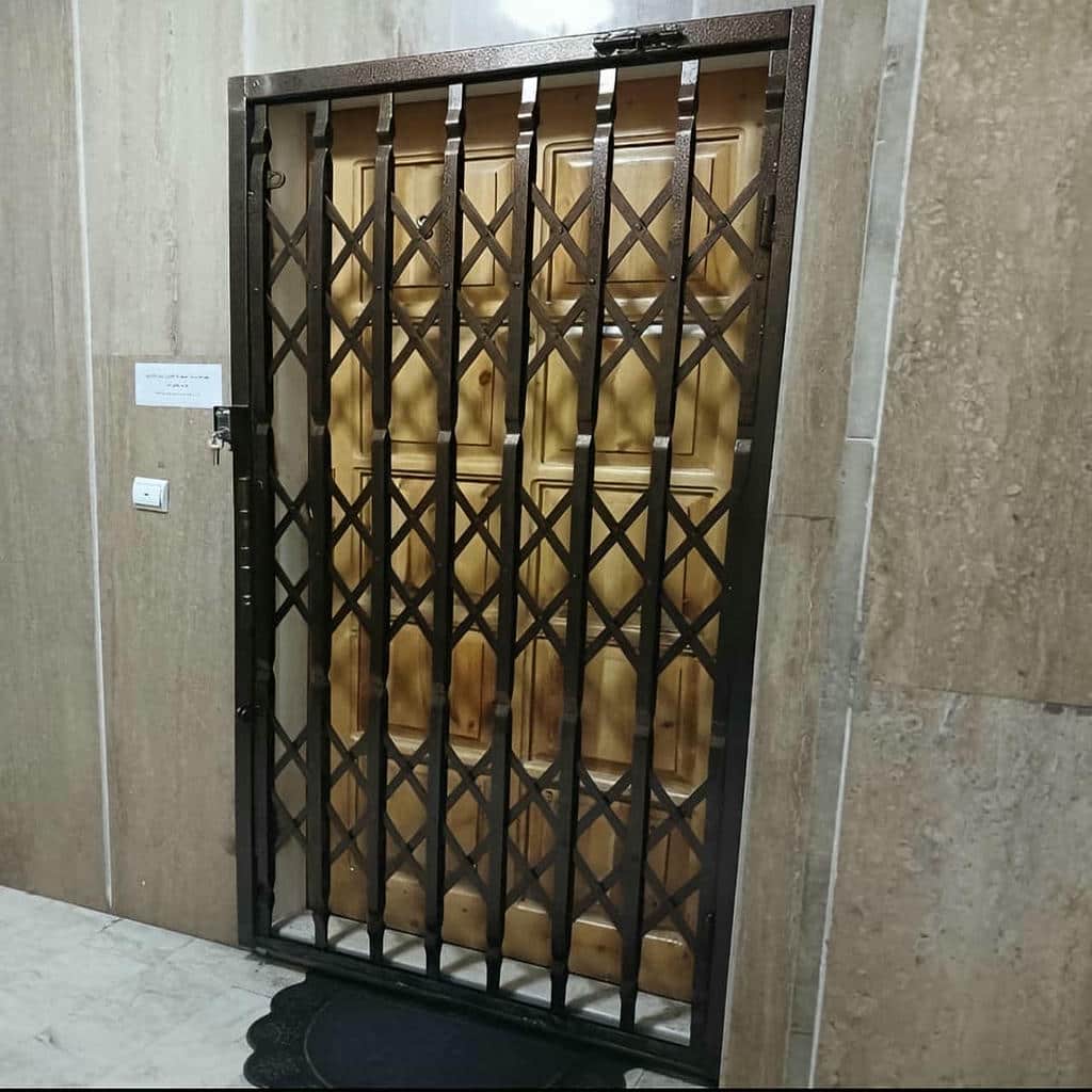 مرکز تخصصی حفاظ درب آکاردئونی در استان سمنان