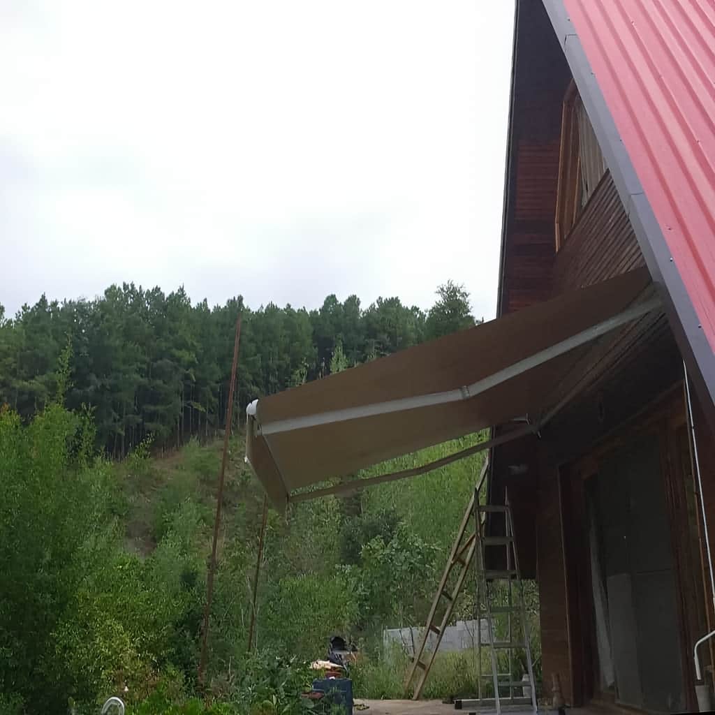 سایبان برقی استان سمنان مدل بازویی متحرک مرکز تخصصی سایبان برقی در استان سمنان